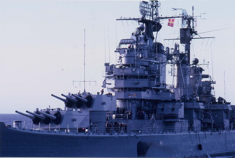USS Saint Paul (CA-73) - N1915A.jpg :: USS Saint Paul (CA-73), Heavy Cruiser, Vietnam War - US NAVY PHOTO: USS Saint Paul (CA-73) port side approaching USS Boston (CAG-1) while on the Gun Line in Vietnam, Sep 1968.