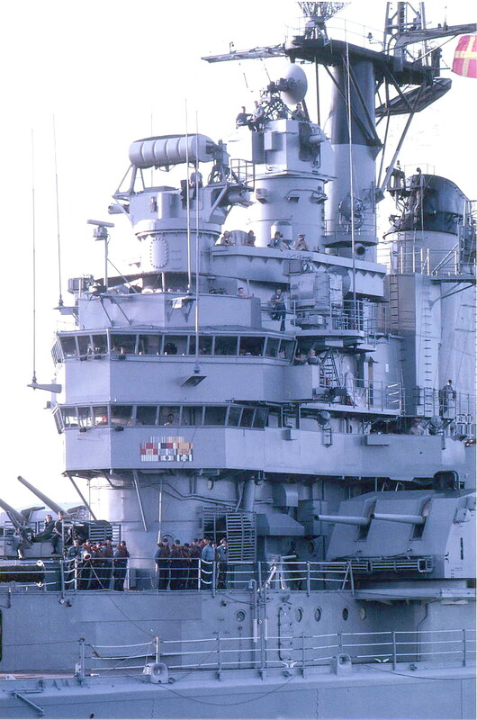 USS Saint Paul (CA-73) - N1915B.jpg :: USS Saint Paul (CA-73), Heavy Cruiser, Vietnam War - US NAVY PHOTO: USS Saint Paul (CA-73) port side of superstructure, alongside USS Boston (CAG-1) while on the Gun Line in Vietnam, Sep 1968.