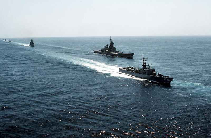 USS Sample (DE-1048) - N27022L.jpg :: USS Sample (DE-1048), Destroyer Escort, Vietnam War - US NAVY PHOTO: 15 Apr 1983: At sea - Aerial starboard bow view of the battleship USS New Jersey (BB-62) (right) and the USS Sample (FF-1048). The ships are part of a task group underway off the coast of California.