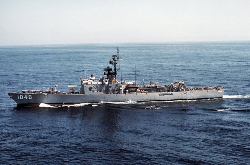 USS Sample (DE-1048) - N27022M.jpg :: USS Sample (DE-1048), Destroyer Escort, Vietnam War - US NAVY PHOTO: 15 Apr 1983: At sea - Aerial port beam view of the USS Sample (FF-1048) underway.