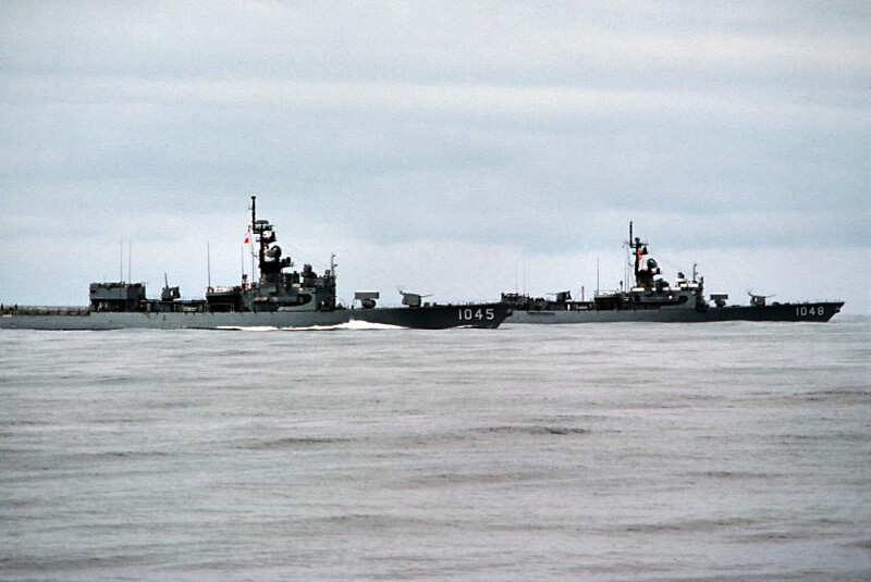 USS Sample (FF-1048) - N27023A.jpg :: USS Sample (FF-1048), Frigate, Post-Vietnam War - US NAVY PHOTO: 1 Jul 1986: At sea - A starboard view of USS Davidson (FF-1045) and USS Sample (FF-1048) underway during a midshipmen's summer training cruise.