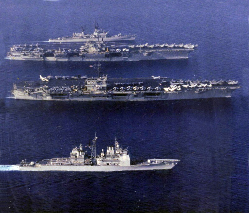 USS San Jacinto (CG-56) - N25924F.jpg :: USS San Jacinto (CG-56),Guided Missile Cruiser, Iraq War - US NAVY PHOTO: Top to bottom: USS Biddle(CG-34), USS Saratoga (CV-60), USS John F. Kennedy (CV-67) and USS San Jacinto (CG-56). This photo was taken during Operation Desert Shield, Sep 1990, in the Red Sea, by one of the JFK's photomates.