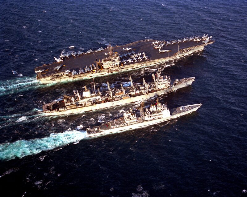 USS San Jacinto (CG-56) - N25924H.jpg :: USS San Jacinto (CG-56),Guided Missile Cruiser, Iraq War - US NAVY PHOTO: USS Detroit (AOE-4) conducts an underway replenishment (UNREP) with the aircraft carrier USS John F. Kennedy (CV-67) and the guided-missile cruiser USS San Jacinto (CG-56) during Operation Desert Storm. Red Sea, 9 Feb 1991.