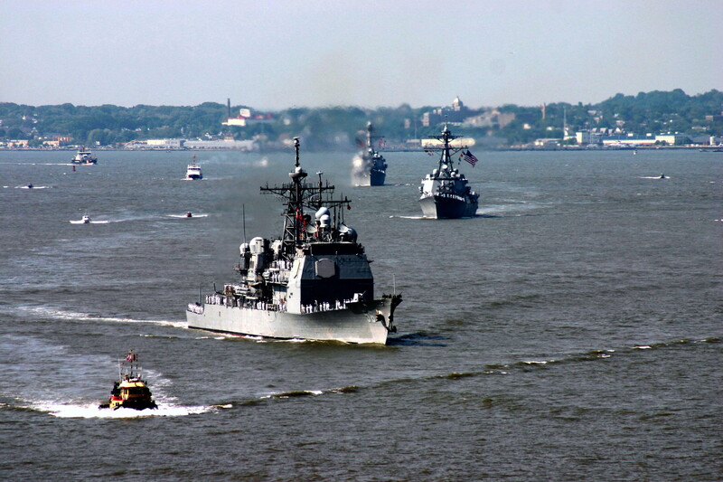 USS San Jacinto (CG-56) - N30214.jpg :: USS San Jacinto (CG-56), Guided Missile Cruiser, Iraq War - US NAVY PHOTO: Guided-missile cruiser USS San Jacinto (CG 56), followed by guided-missile destroyers USS Oscar Austin (DDG 79) and USS Winston Churchill (DDG 81), participate in the Parade of Ships into New York Harbor. More than 3,000 Sailors, Marines and Coast Guardsmen are in New York, 23-31 May 2007, for the 20th anniversary of Fleet Week. U.S. Navy photo by Mass Communication Specialist 2nd Class Michael Tackitt.