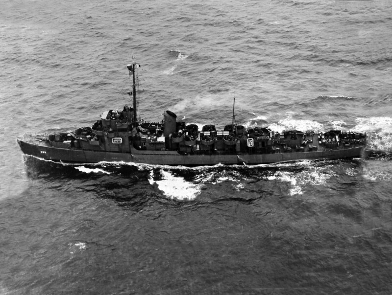 USS Savage (DE-386) - N11841A.jpg :: USS Savage (DE-386), Destroyer Escort, WW II - US NAVY PHOTO: USS Savage (DE-386) aerial view broadside underway, 4 Apr 1945.
