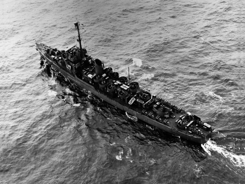 USS Savage (DE-386) - N11841B.jpg :: USS Savage (DE-386), Destroyer Escort, WW II - US NAVY PHOTO: USS Savage (DE-386) aerial view, 3/4 bow underway, 4 Apr 1945.
