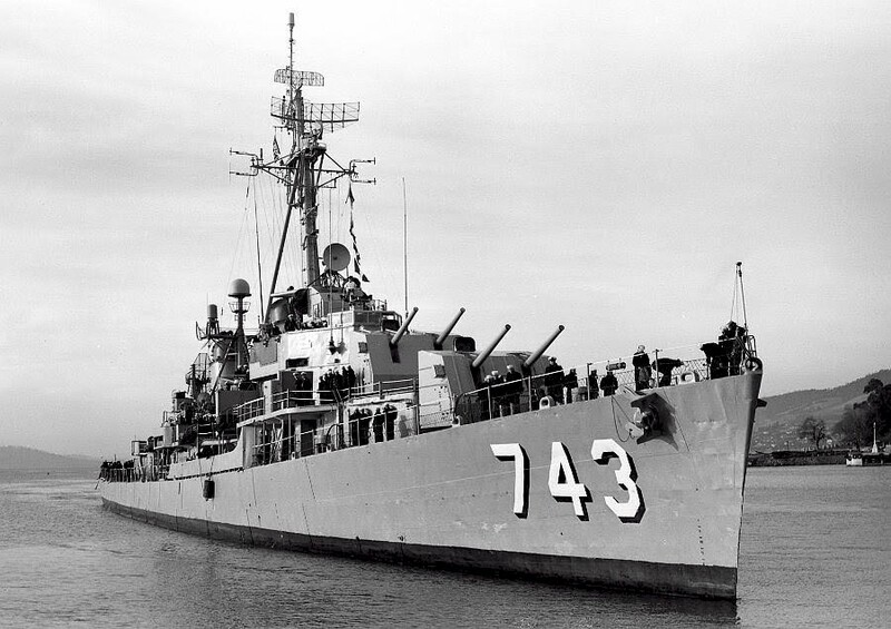 USS Southerland (DD-743) - N7111H.jpg :: USS Southerland (DD-743), Destroyer, WW II - US NAVY PHOTO: USS Southerland (DD-743), undated, location unknown.
