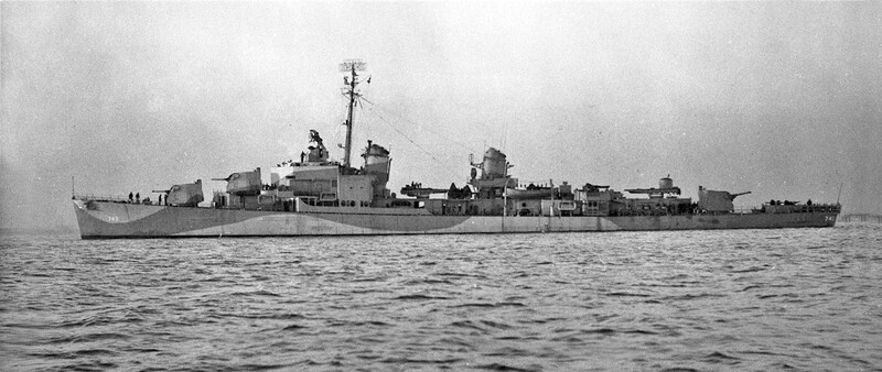 USS Southerland (DD-743) - N7111M.jpg :: USS Southerland (DD-743), Destroyer, WW II - US NAVY PHOTO: USS Southerland (DD-743) Boston Navy Yard, 6 Jan 1945.
