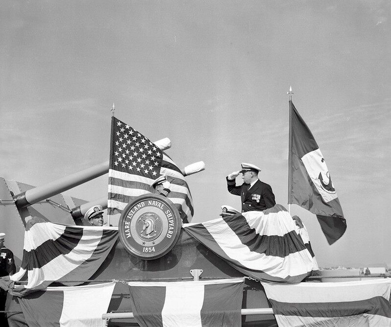 USS Southerland (DD-743) - N7112H.jpg :: USS Southerland (DD-743), Destroyer, Vietnam War - US NAVY PHOTO: USS Southerland (DD 743) Change of Command, CDR William Lee Hough (left) is relieved by LCDR Richard James Skinner at Mare Island on 18 Jan 1964.
