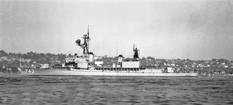 USS Southerland (DD-743) - N7112J.jpg :: USS Southerland (DD-743), Destroyer, Vietnam War - US NAVY PHOTO: USS Southerland (DD 743) on 8 Sep 1968.
