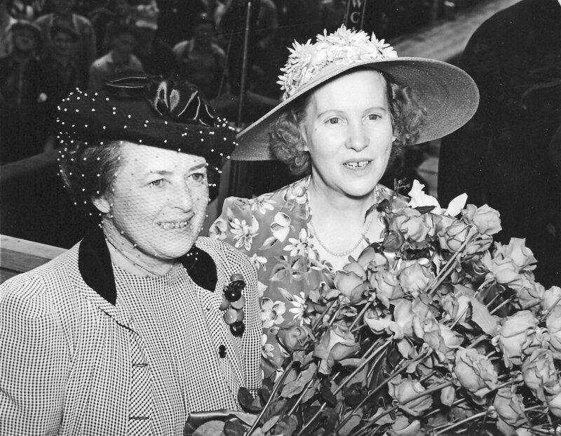 USS Terror (CM-5) - N12899C.jpg :: USS Terror (CM-5), Cargo Ship-Minelayer, WW II - US NAVY PHOTO: Mrs. Harlan J. Bushfield (left), wife of the Governor of South Dakota, who will christen the battleship USS South Dakota (BB-57) at the New York Shipbuilding Company, Camden, New Jersey on Jun 7, was on hand to get some pointers from Mrs. Ralph A. Bard (right), wife of the Assistant Secretary of the Navy, who christened the USS Terror (CM-5), the first mine layer built for the Navy, at the launching ceremonies today at the Philadelphia Navy Yard, 6 Jun 1941.