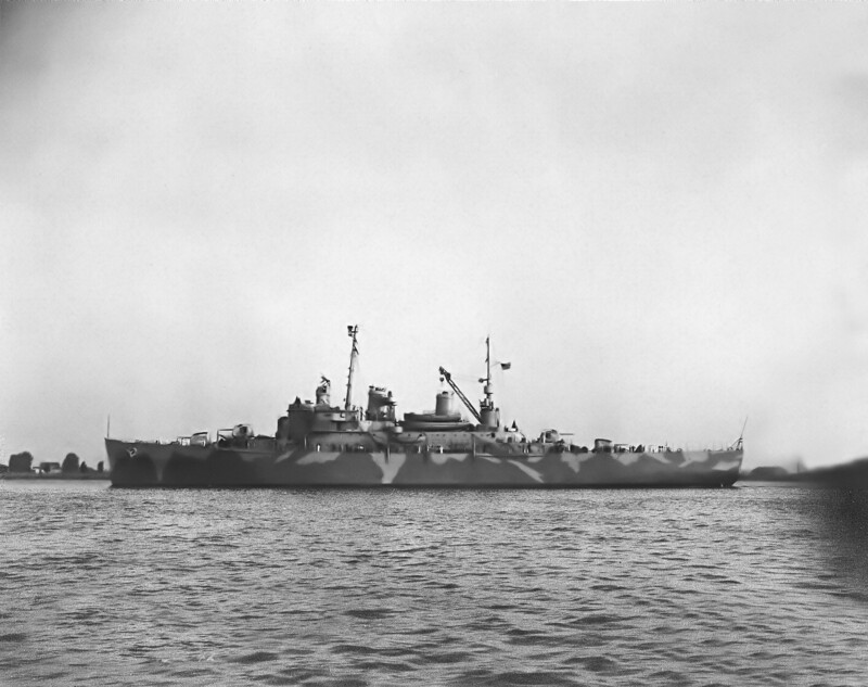 USS Terror (CM-5) - N12899G.jpg :: USS Terror (CM-5), Cargo Ship-Minelayer, WW II - US NAVY PHOTO: USS Terror (CM-5) broadside view off the Philadelphia Navy Yard, 24 Aug 1942.
