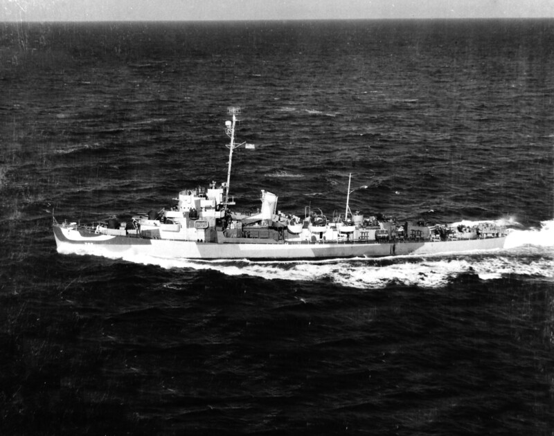 USS Weeden (DE-797) - N12882A.jpg :: USS Weeden (DE-797), Destroyer Escort, WW II - US NAVY PHOTO: USS Weeden (DE-797) aerial broadside, underway, 19 Jan 1945.