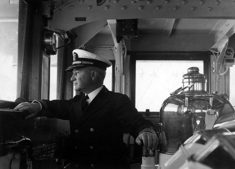 USS West Virginia (BB-48) - N3182M.jpg :: USS West Virginia (BB-48), Battleship, Post-WW I - US NAVY PHOTO: Captain W. R. Furlong on the Navigation Bridge of the USS West Virginia (BB-48), 1937.