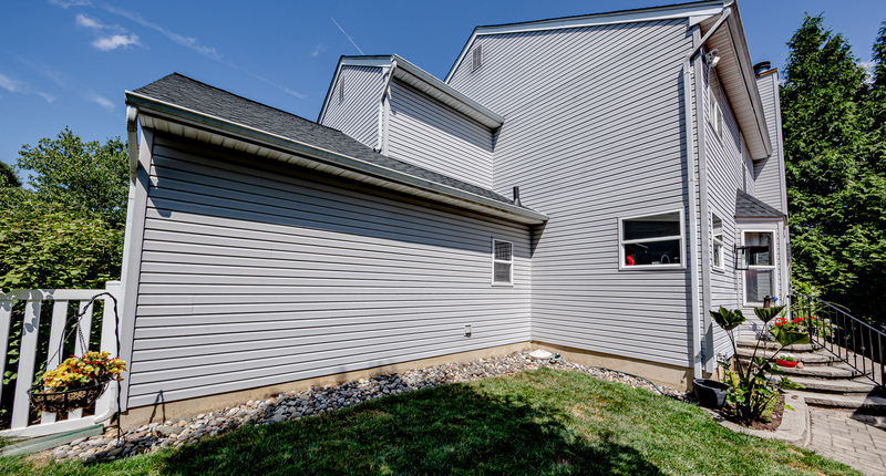 1019 Riverwalk Dr-27.jpg