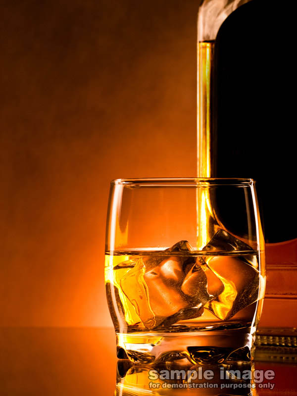 drinks-sp-003.jpg :: glass of alcohol