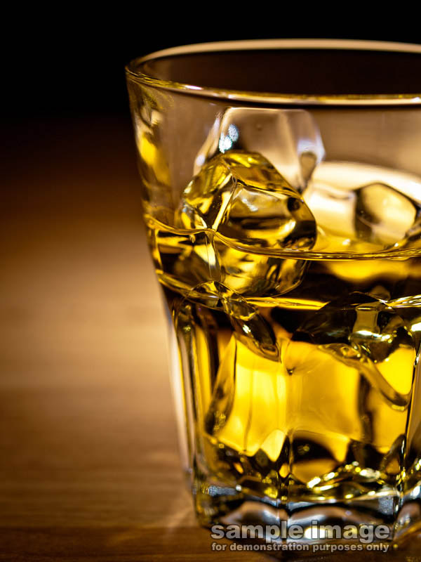 drinks-sp-020.jpg :: glass of alcohol