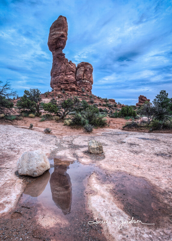 TSJ_20130908_0778_79_80_1(3).jpg :: Balancing Rock: Arches National Park