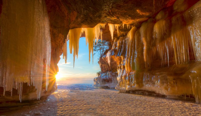 TSJ_20150228_0735_6_7_3.jpg :: ice Caves
Apostle Islands 