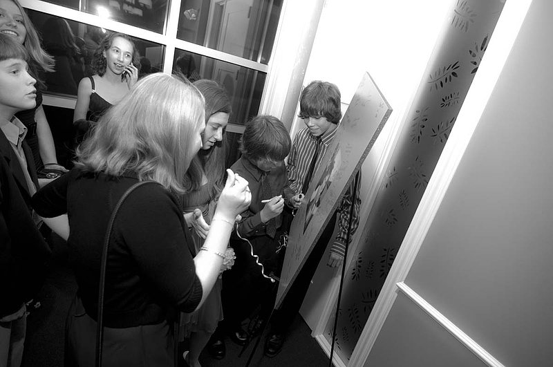 187_1089950B.W.jpg