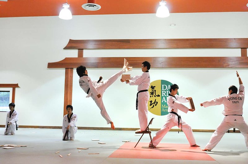 Yongin Univ Demo_0794873.jpg :: Tae Kwon Do Demonstration
