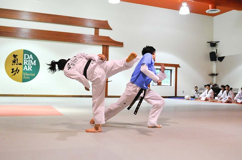 Yongin Univ Demo_0795011.jpg :: Tae Kwon Do Demonstration