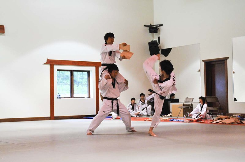 Yongin Univ Demo_0795036.jpg :: Tae Kwon Do Demonstration