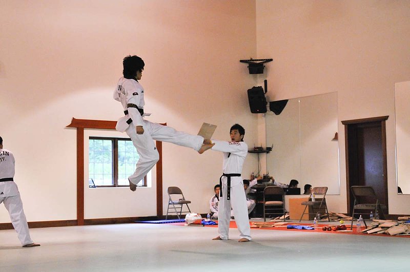 Yongin Univ Demo_0795059.jpg :: Tae Kwon Do Demonstration
