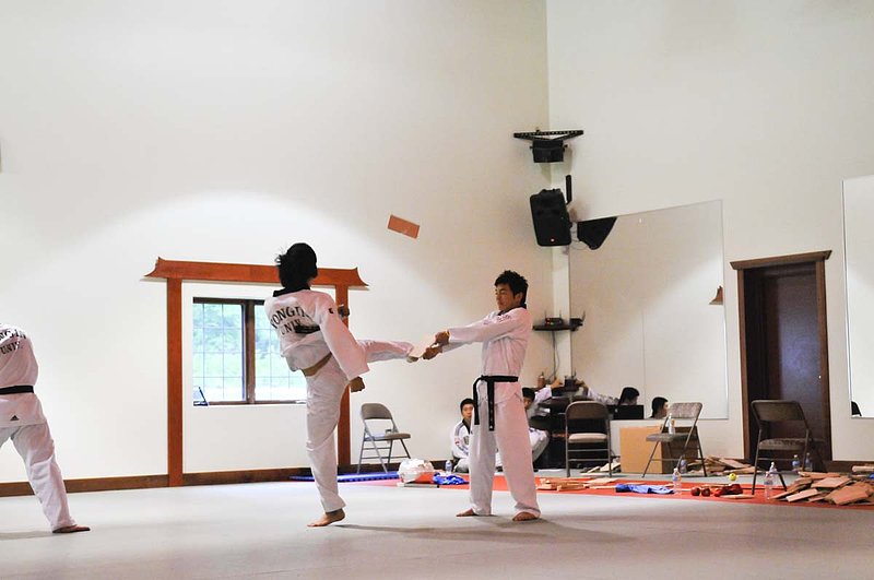 Yongin Univ Demo_0795061.jpg :: Tae Kwon Do Demonstration
