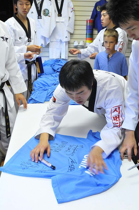 Yongin Univ Demo_0795254.jpg :: Tae Kwon Do Demonstration