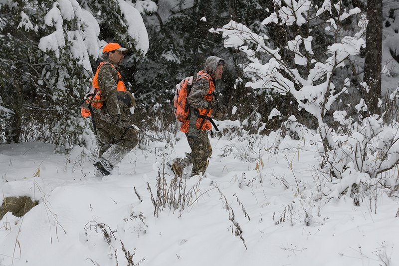 ©TC-Rifle Hunter in Snow-D089999-00268.jpg