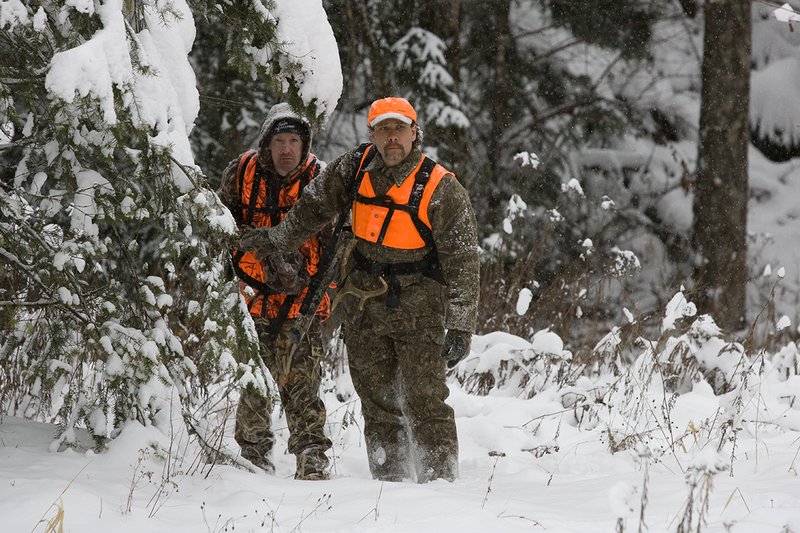 ©TC-Rifle Hunter in Snow-D089999-00288.jpg