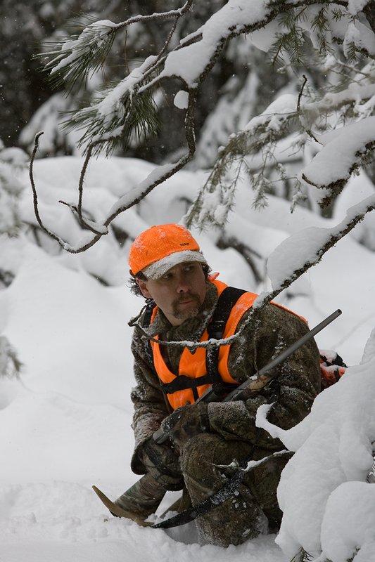 ©TC-Rifle Hunter in Snow-D089999-00319.jpg