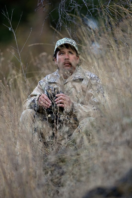 TC-Camo Hunter-D90030-00020.jpg :: Rifle Hunter wearing Cabela's Seclusion 3D-Open Country