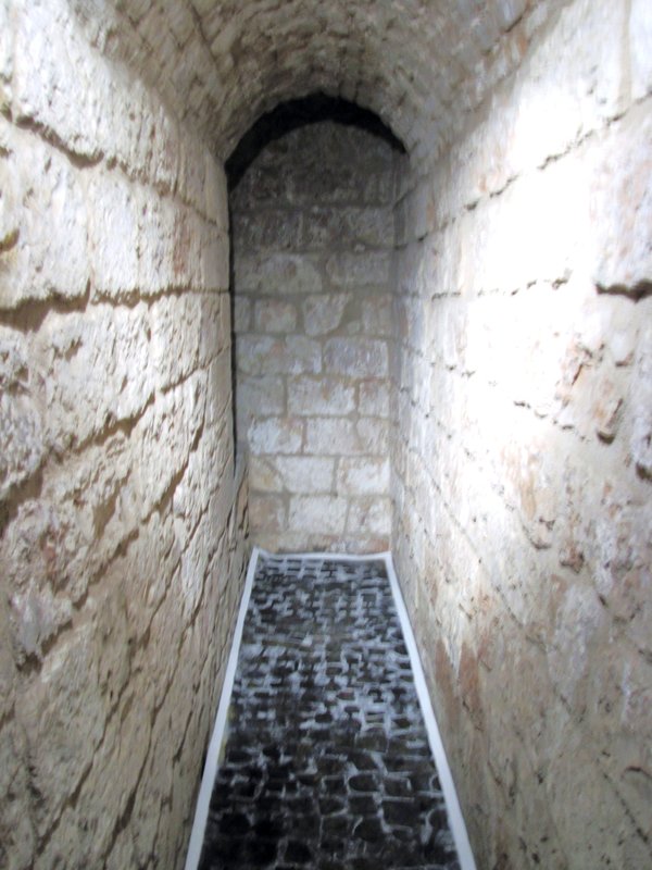 Installation of drawing at Rocca di Narni,Italy 08.jpg