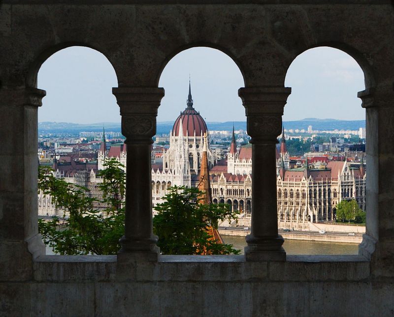 Budapest Fishermans bastion frame view1.jpg