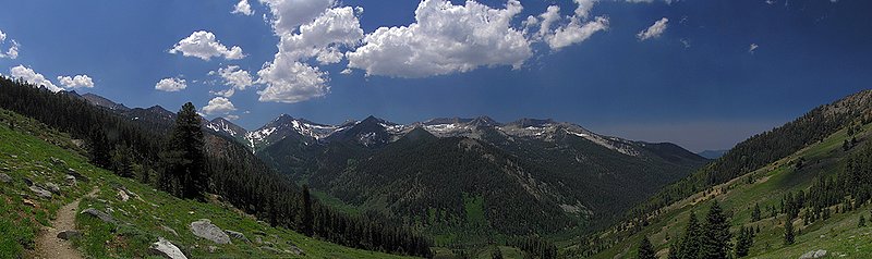 Timber Gap Trail.jpg :: Panoramic view on the Timber Gap trail looking across to Farewell, White Chief, Eagle, Mosquito, and Mineral bowls in Mineral King, Sequoia National Park, California.  

Available as a 10\