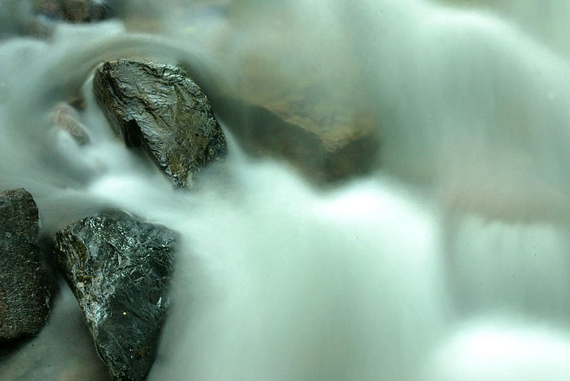 0559 water . rocks.jpg