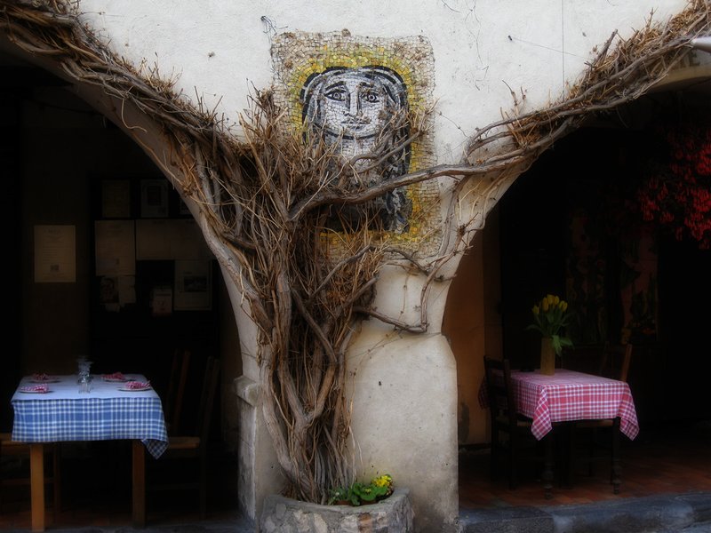 Arch mosiac in Biot France.jpg
