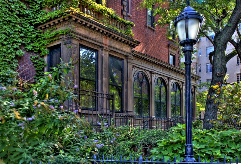 Brooklyn Heights house on corner.jpg