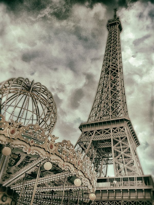 Eiffel-Tower-40211.jpg