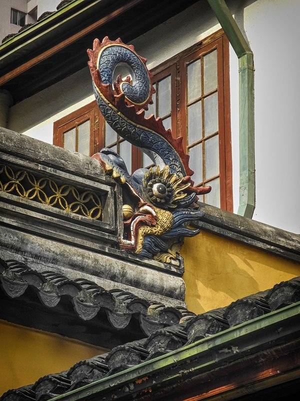 Shanghai Temple Ornament 5695.jpg