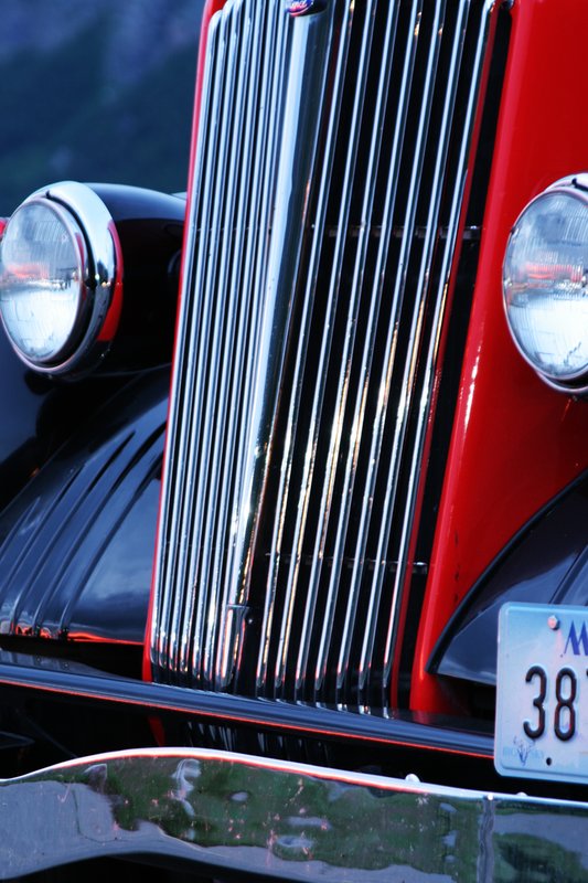 antique red car.jpg