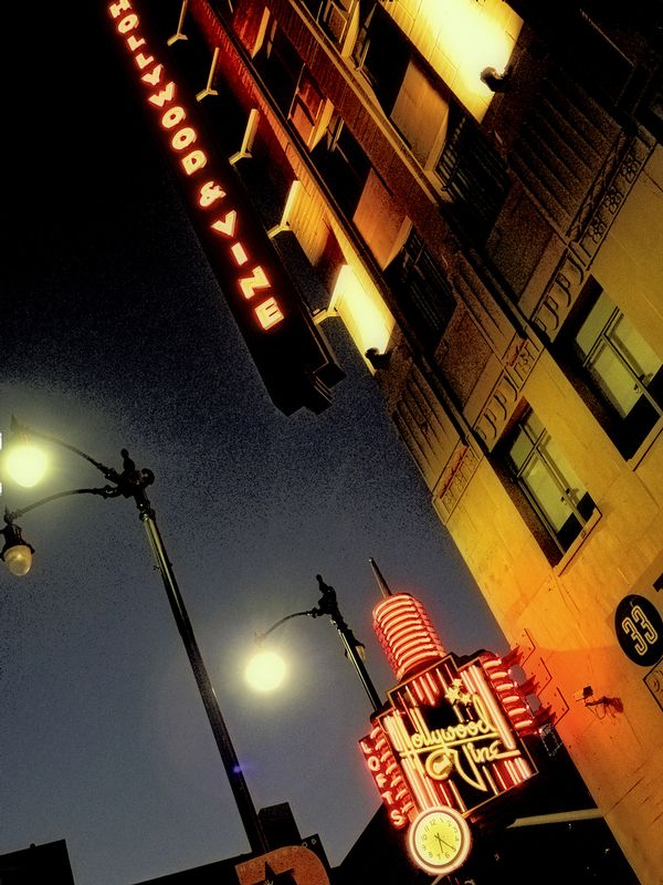 111. Hollywood  Vine 8512.jpg