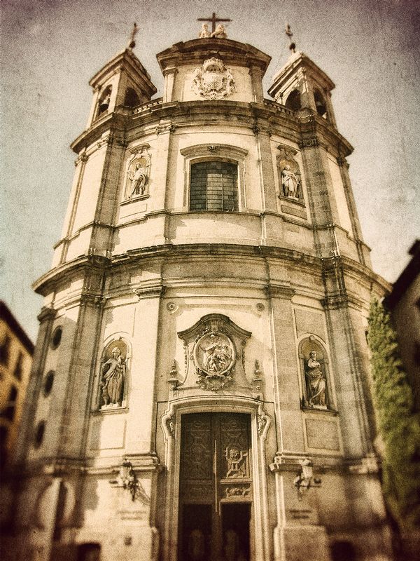 St. Michaels Basilica Madrid 0433.jpg