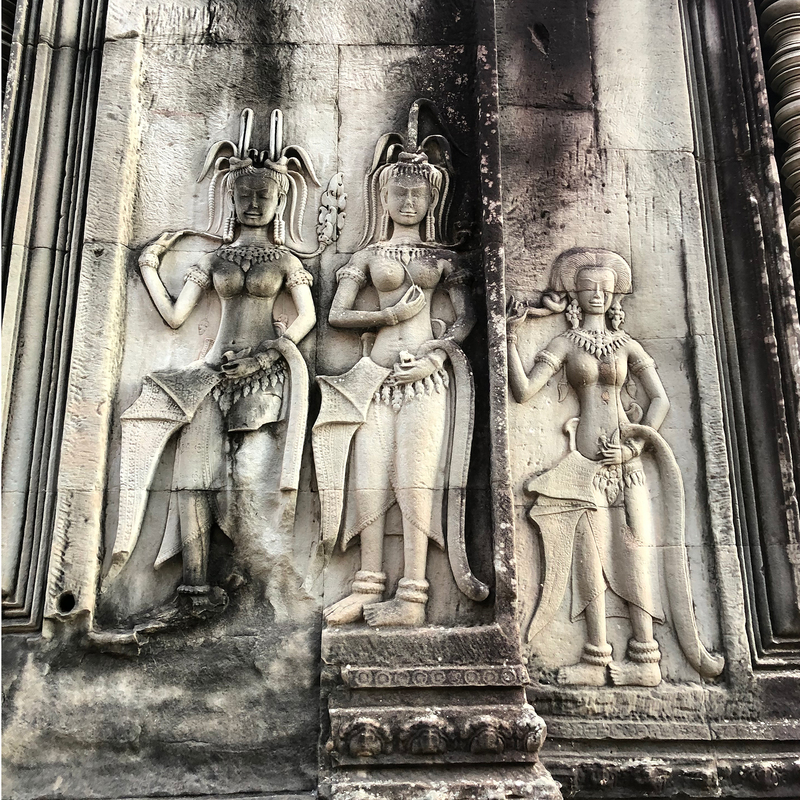 Aspara dancing girls of Angkor Wat 6978.jpg :: Heavenly Aspara dancing girls of Angkor Wat, Siem Reap, Cambodia