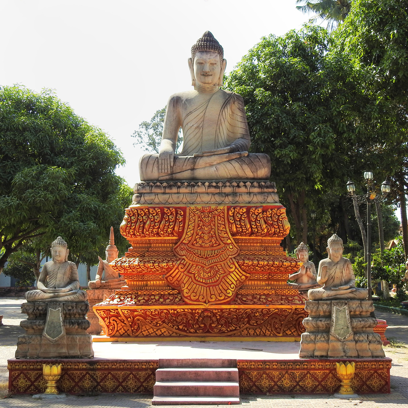 Buddhas of the Monkey Temple.jpg :: Buddhas in current Monkey Temple in Phnom Penh,  Cambodia