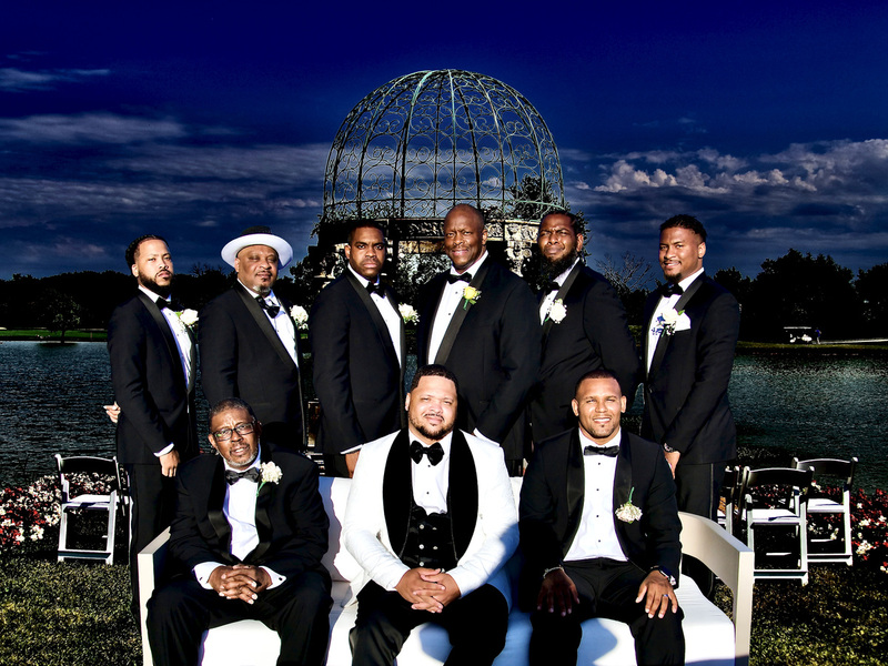 23-Groomsman0 L1250795.jpg