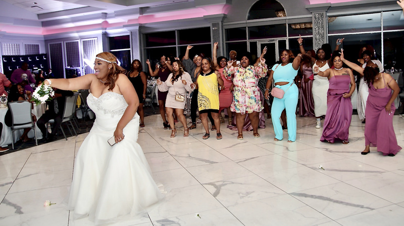 3-Bouquet Toss IMG_0462(1).jpg