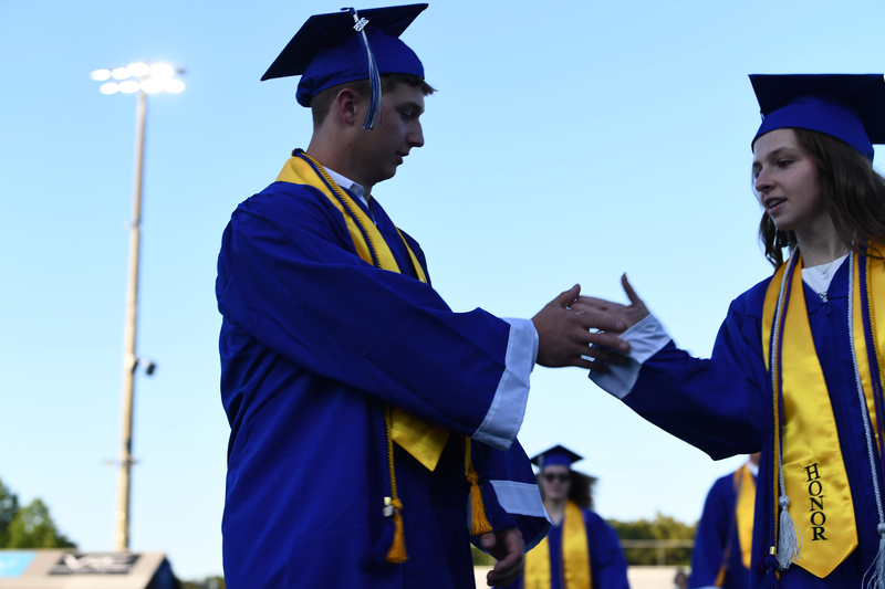 FCGrad250053.jpg